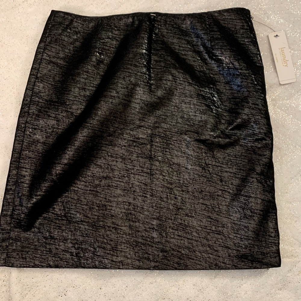 NWT Laundry by Shelli Segal Black and Silver Skirt